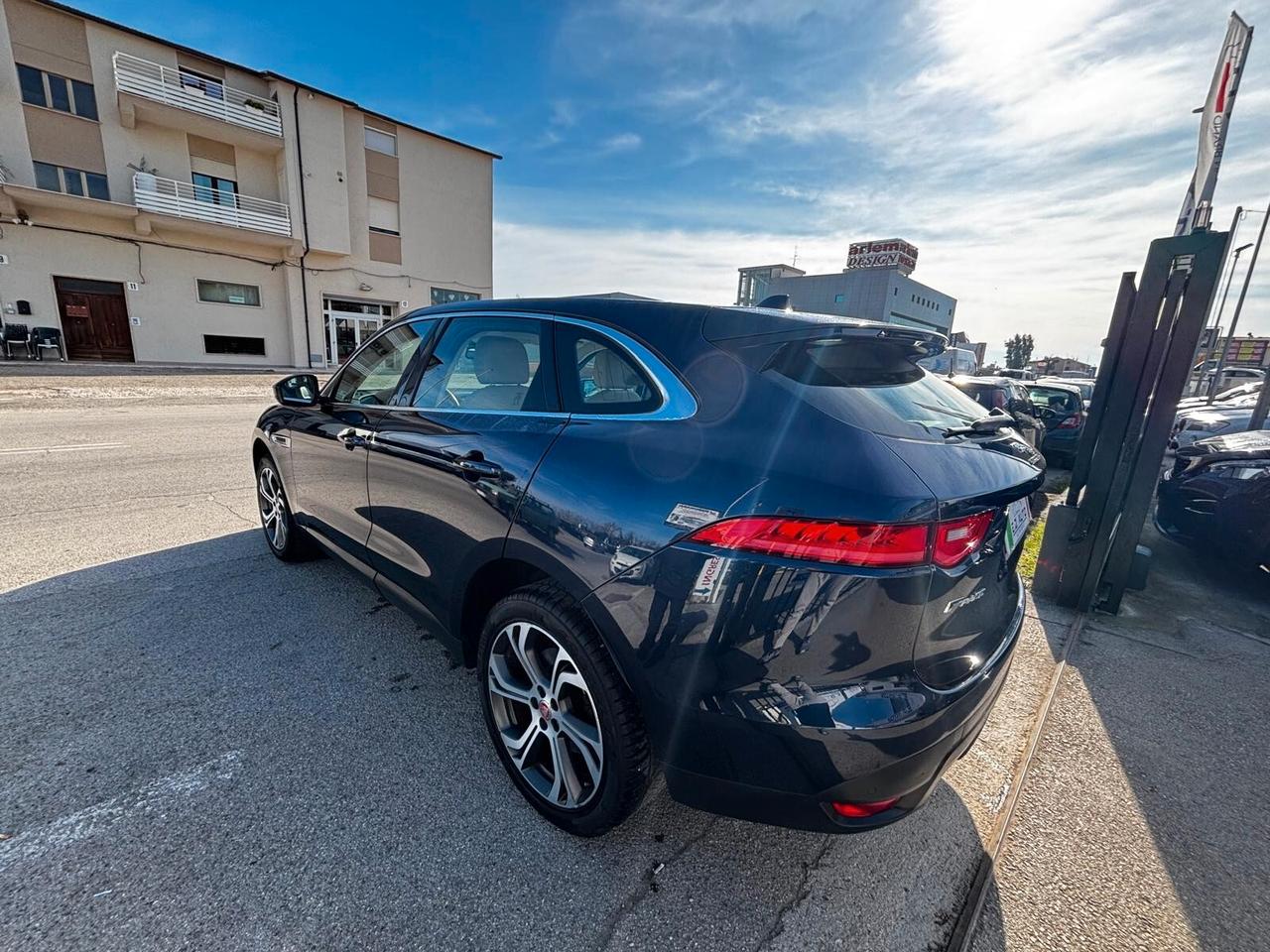Jaguar F-Pace 2.0 D 180 CV AWD Prestige