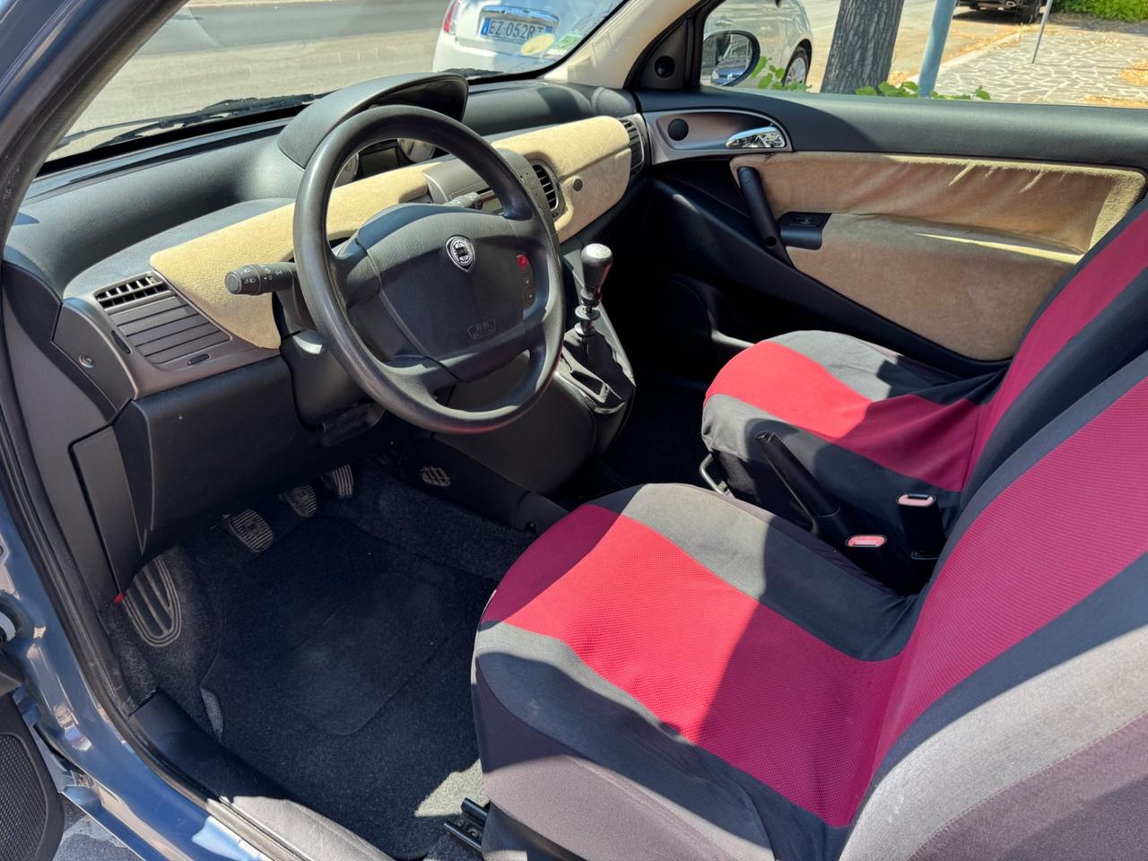 Lancia Ypsilon 1.4 16V Platino