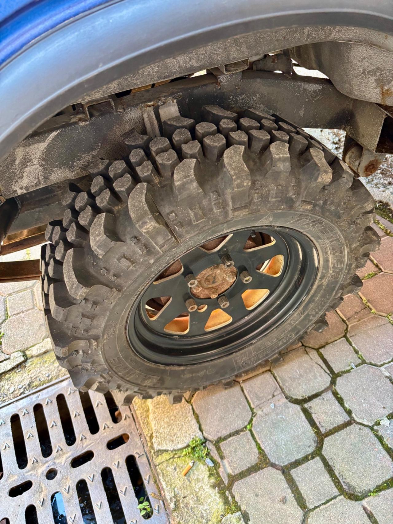 Suzuki SJ 413 SJ413 Berlina De Luxe