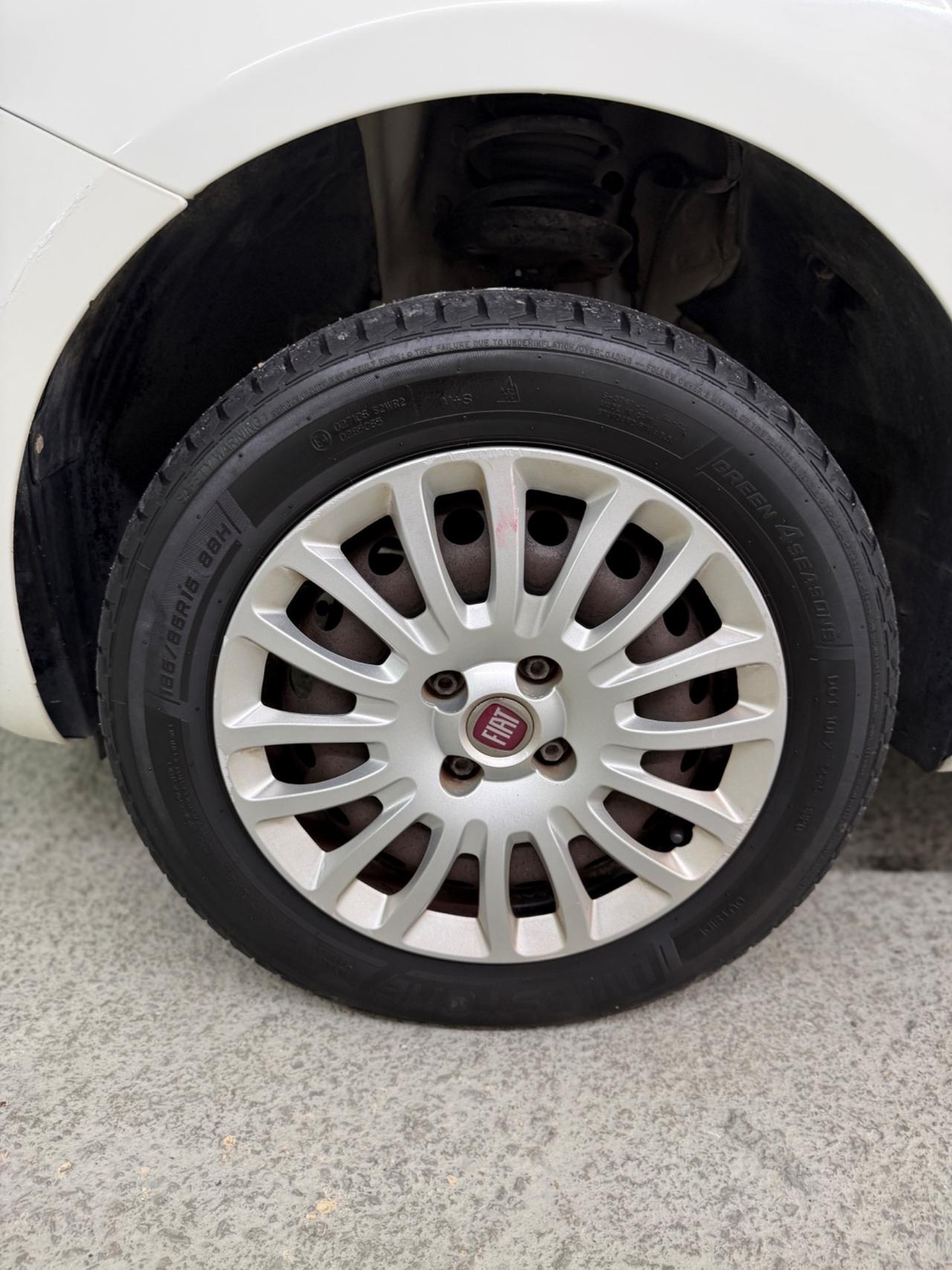 FIAT PUNTO (anno 2015)