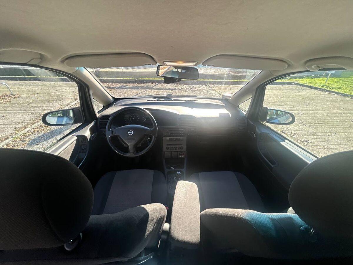 Opel Zafira Zafira 1.8 16v Sport Design 7 POSTI!