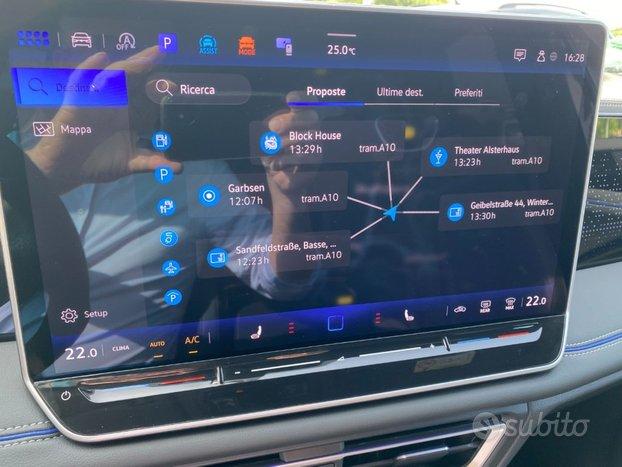 VOLKSWAGEN Tiguan 2.0 TDI 150 CV SCR DSG R-Line