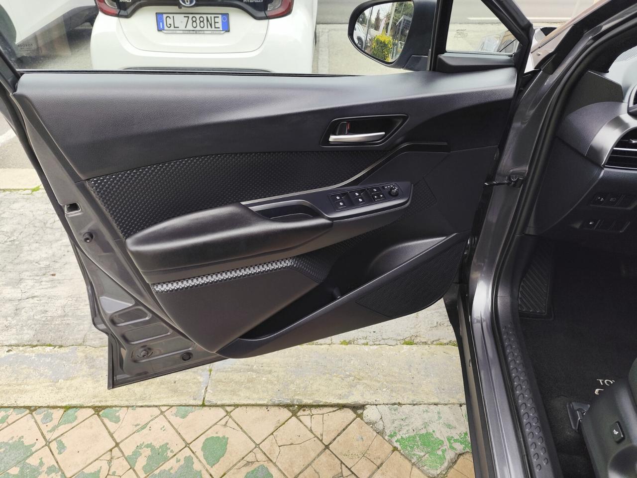 Toyota C-HR 1.8 Hybrid E-CVT Business