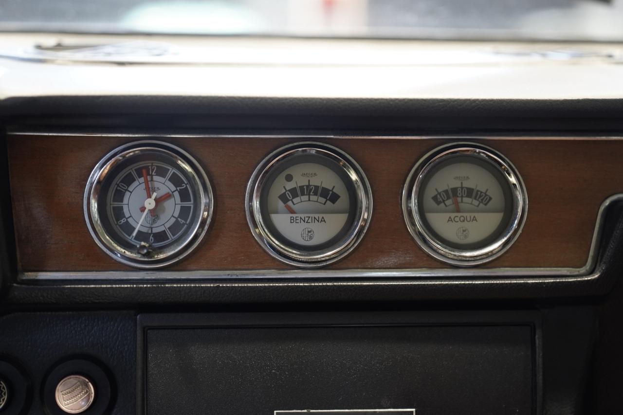 Alfa Romeo Giulia 2000
