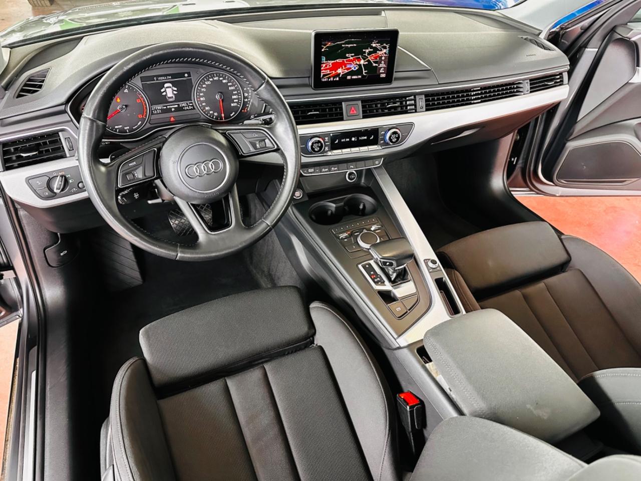 Audi A4 35 TDI 150CV S-Tronic 7Marce F1 S-Line