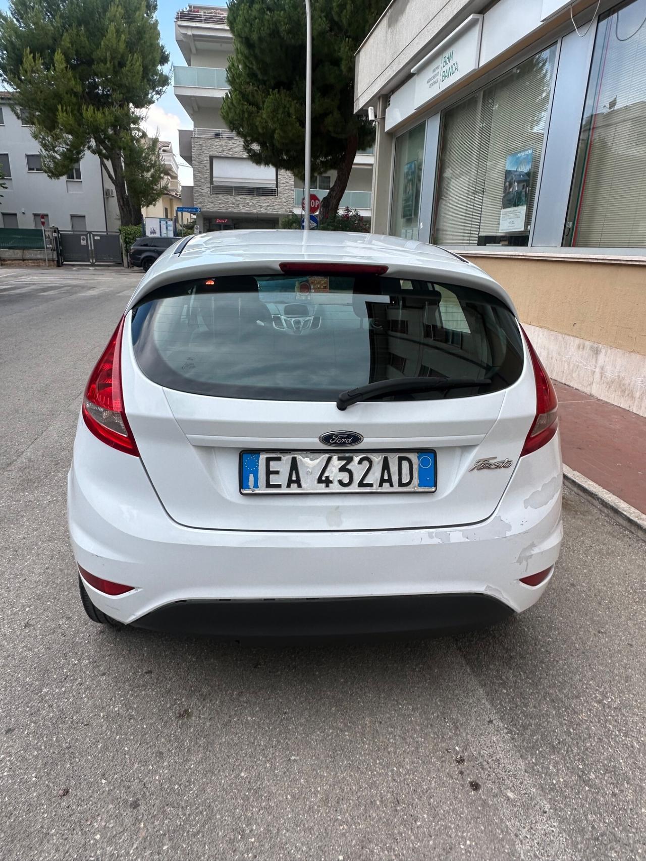 Ford Fiesta 1.2 82 CV 5 porte Titanium 2010 neopatentati