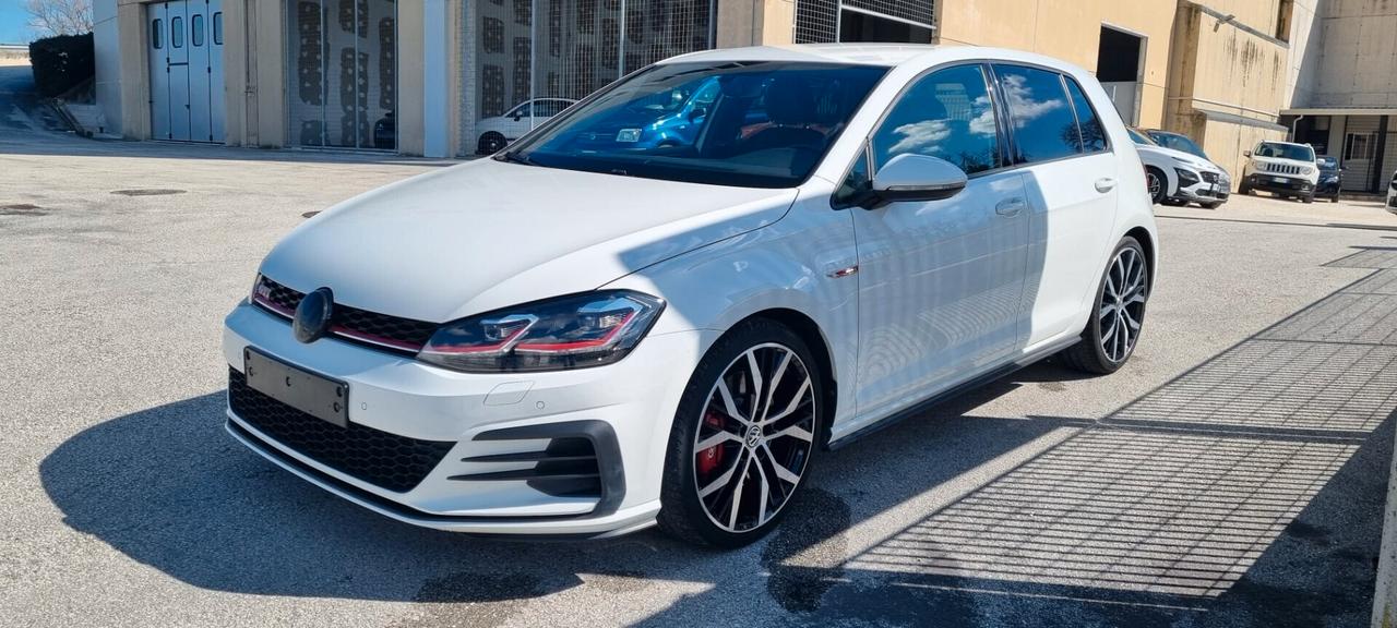 Volkswagen Golf GTI Performance 2.0 245 CV TSI DSG 5p.