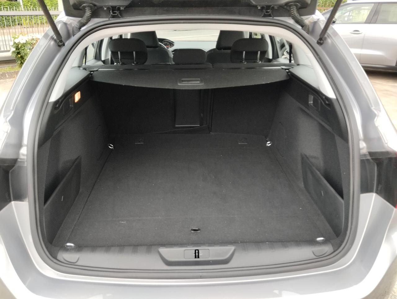 Peugeot 308 BlueHDi 130 S&S EAT8 SW Allure
