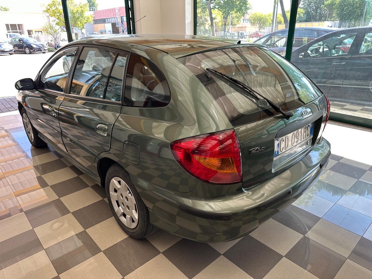 Kia Rio 1.5i 16V cat 5 porte LS Comfort