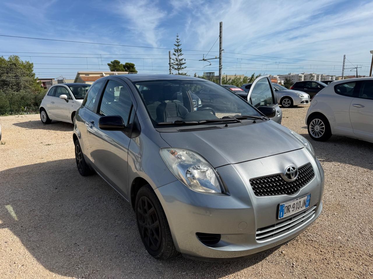 Toyota Yaris 1.0 3 porte benzina ️ 1.990€