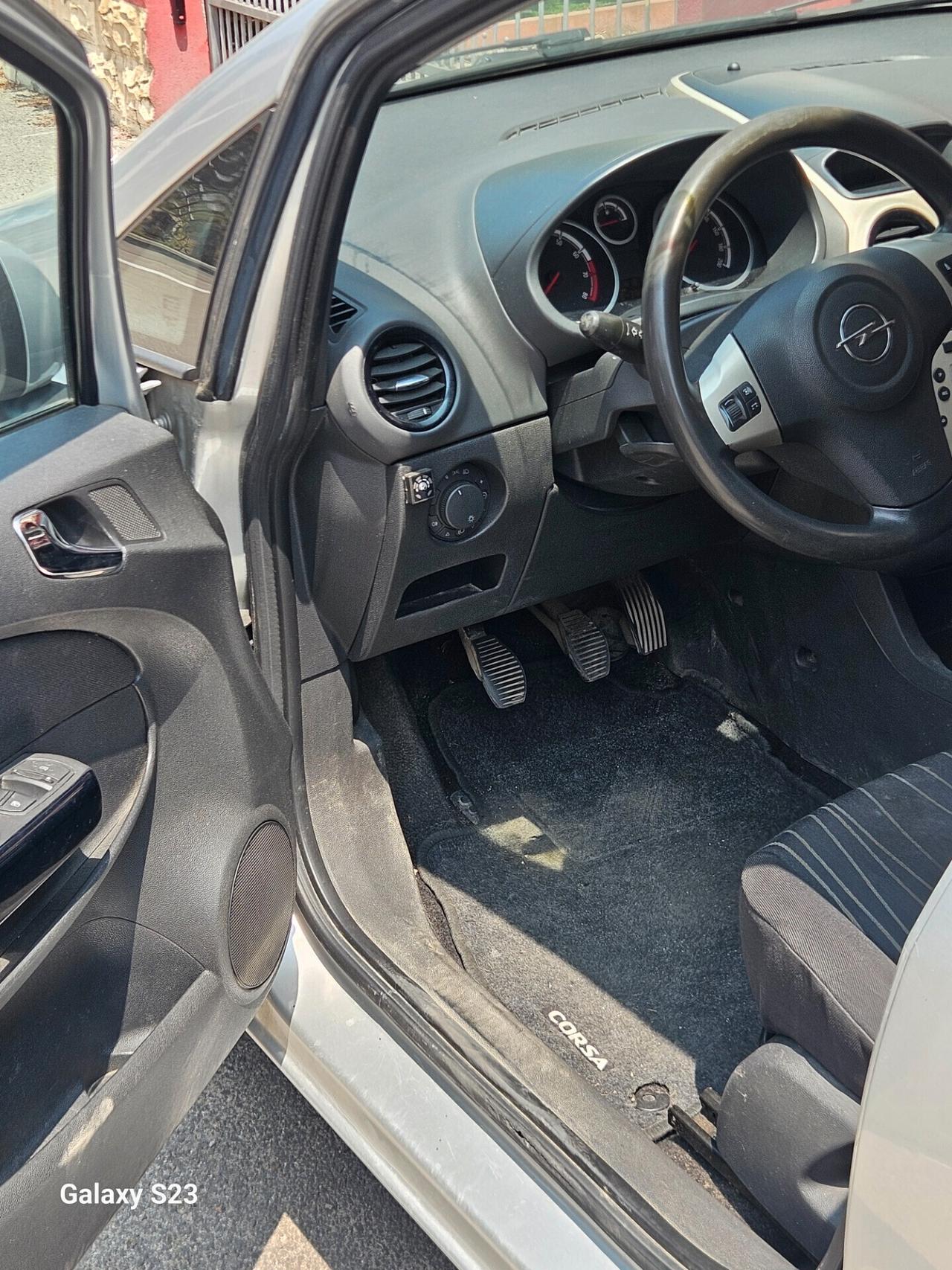 Opel Corsa 1.2 5 porte Easytronic Enjoy