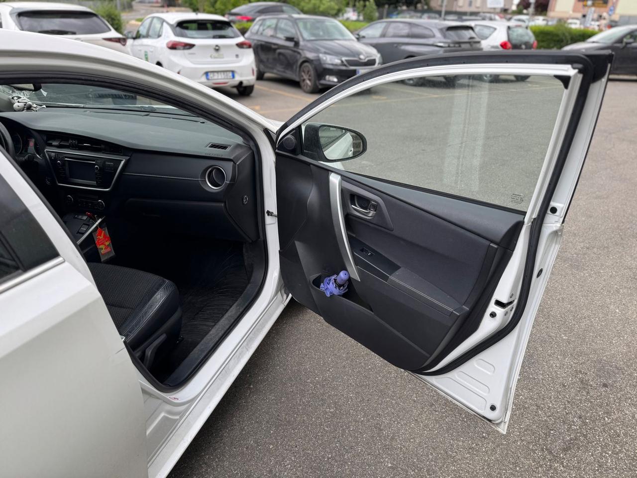 Toyota Auris Lounge 1.8 HEV