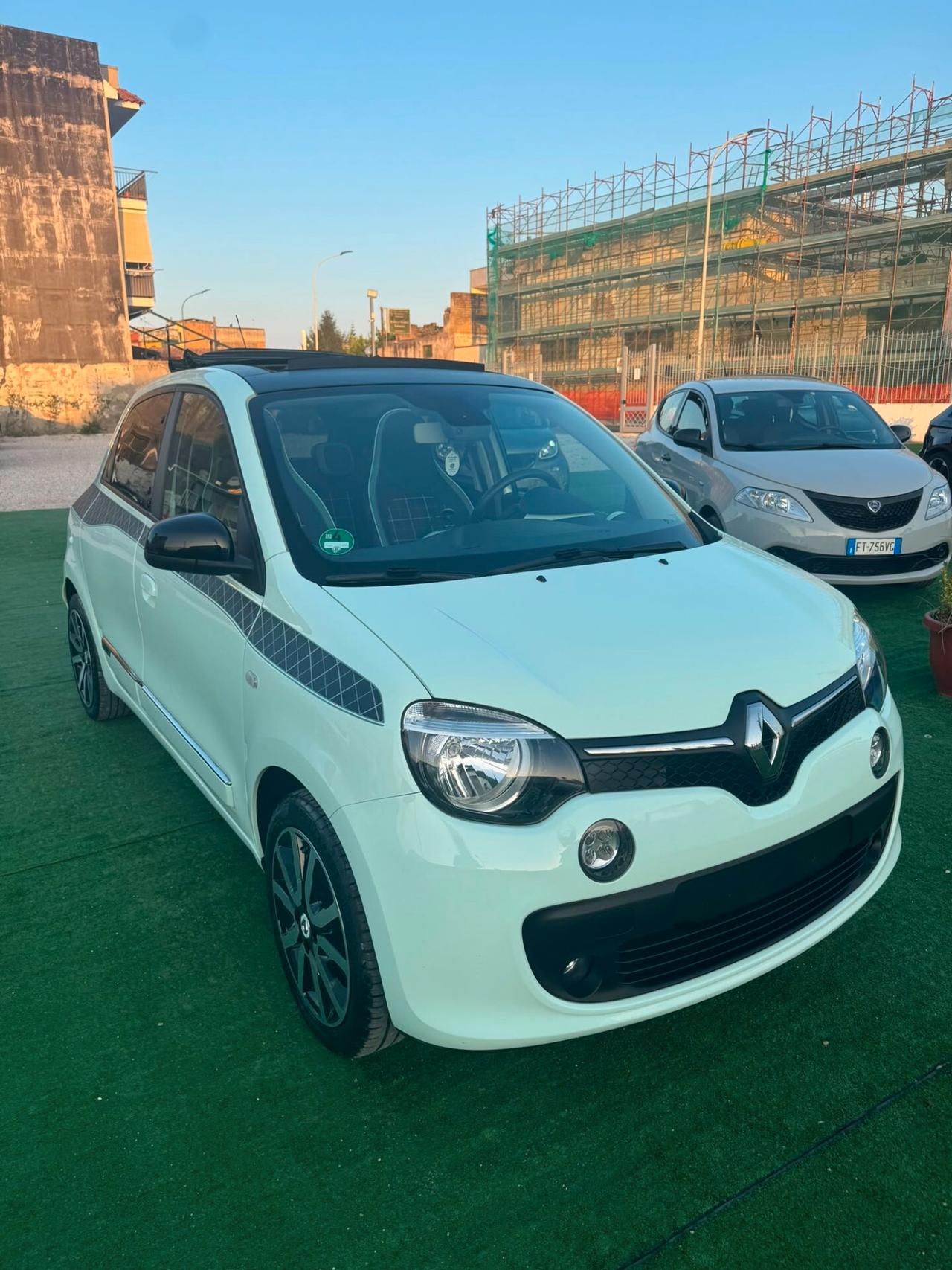 Renault Twingo SCe EDC La Parisienne