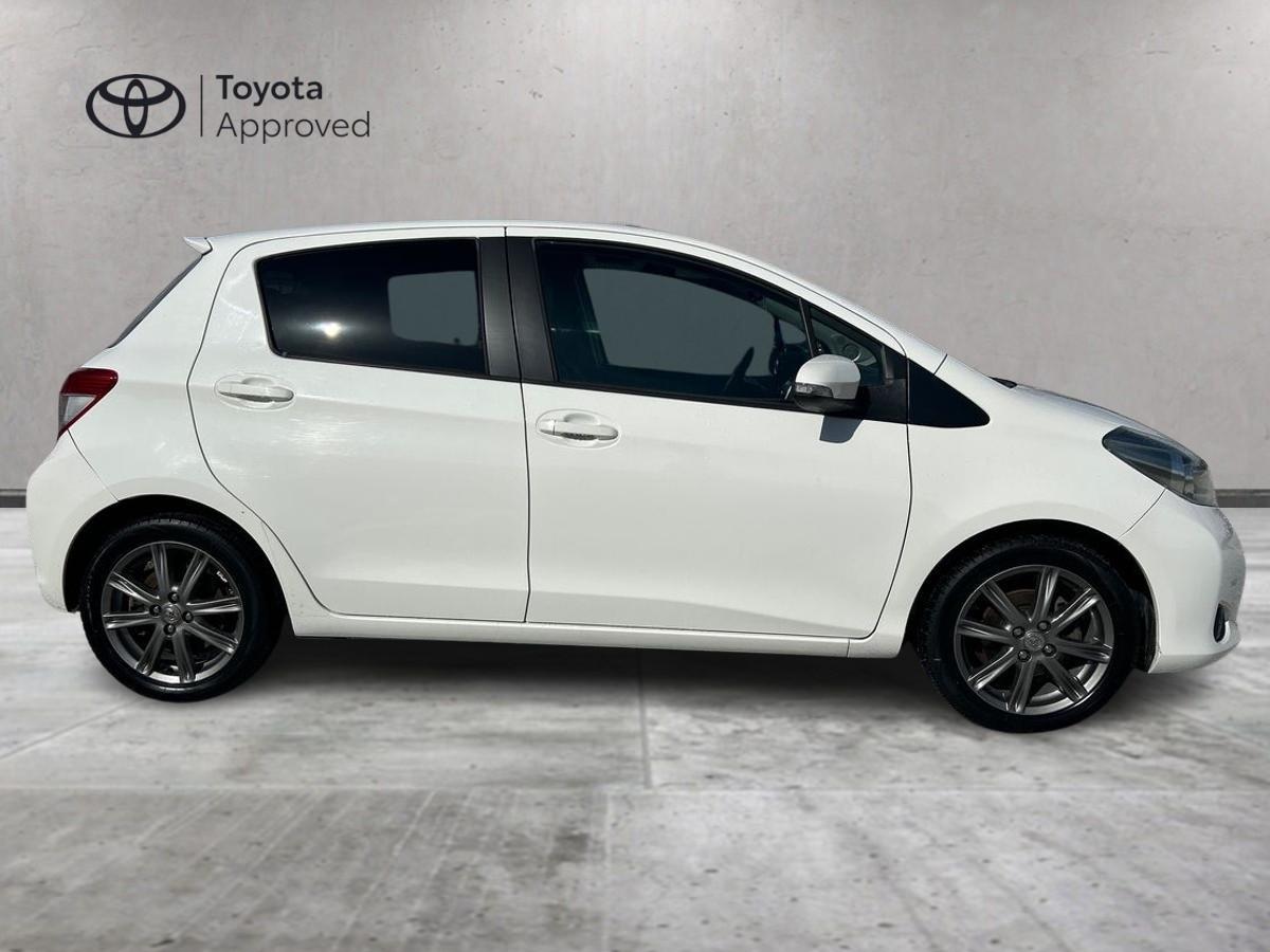 TOYOTA Yaris III 2011 - Yaris 5p 1.3 Lounge