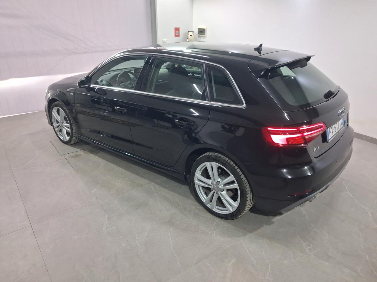 Audi A3 SPB 30 TDI S tronic s line iva deducibile