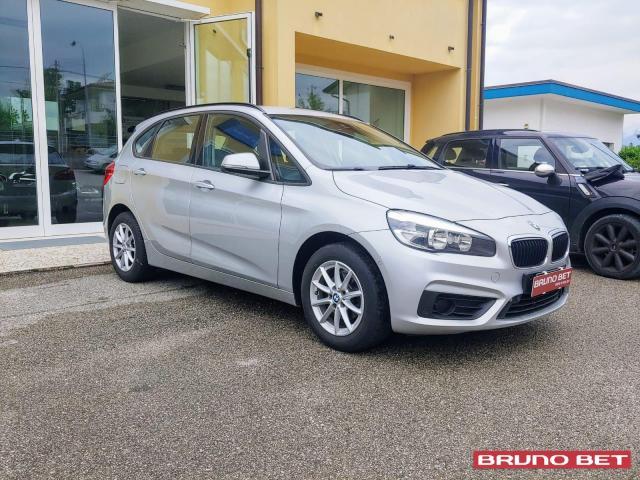 BMW 216i Active Tourer navi-park pilot