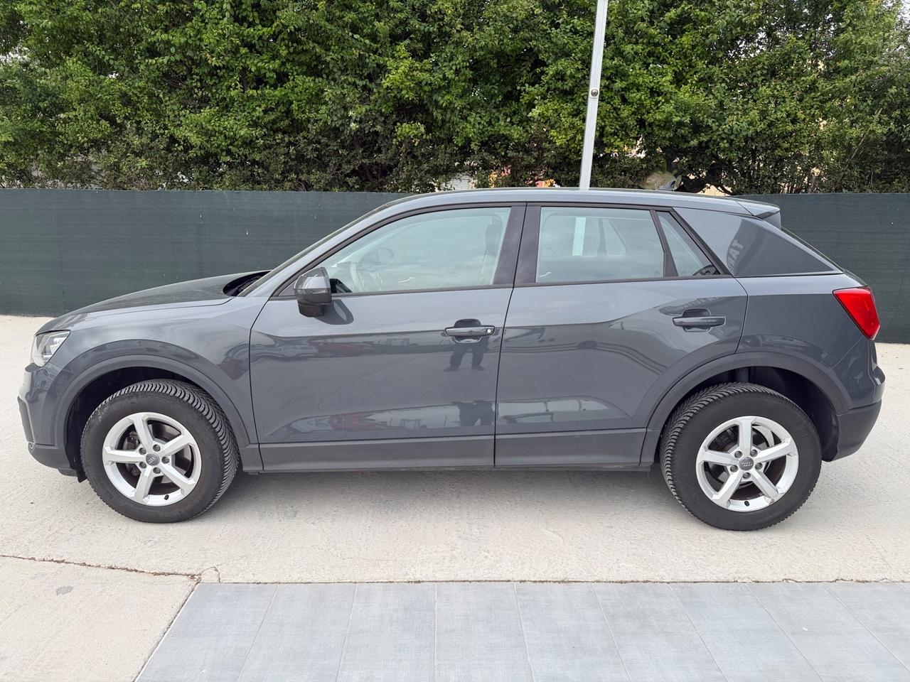 Audi Q2 30 TDI S tronic Identity Black