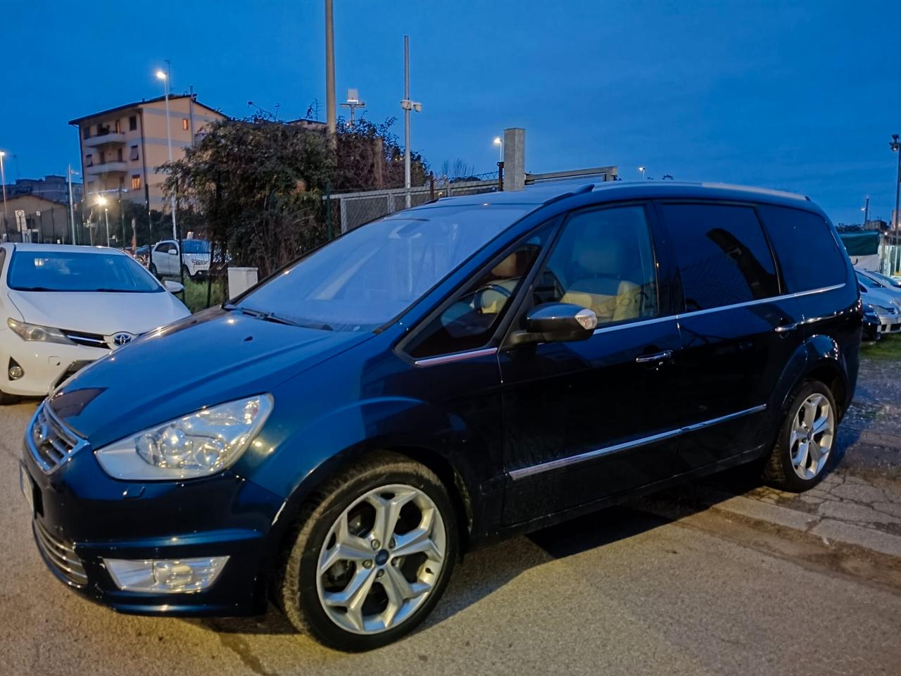 Ford Galaxy 2.2 TDCi - 7 POSTI