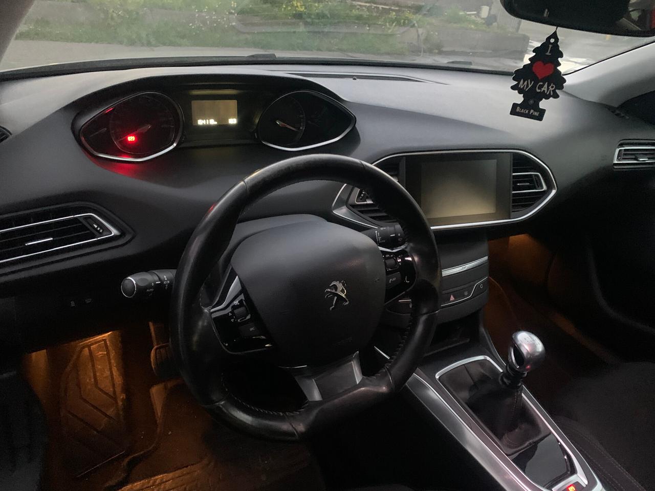 Peugeot 308 BlueHDi 120 S&S Business