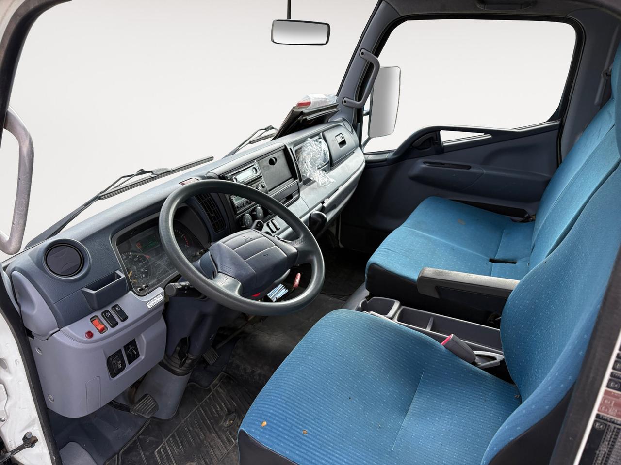 MITSUBISHI MITSUBISHI CANTER 75 CON GRU HIAB CASSONE PIANALATO