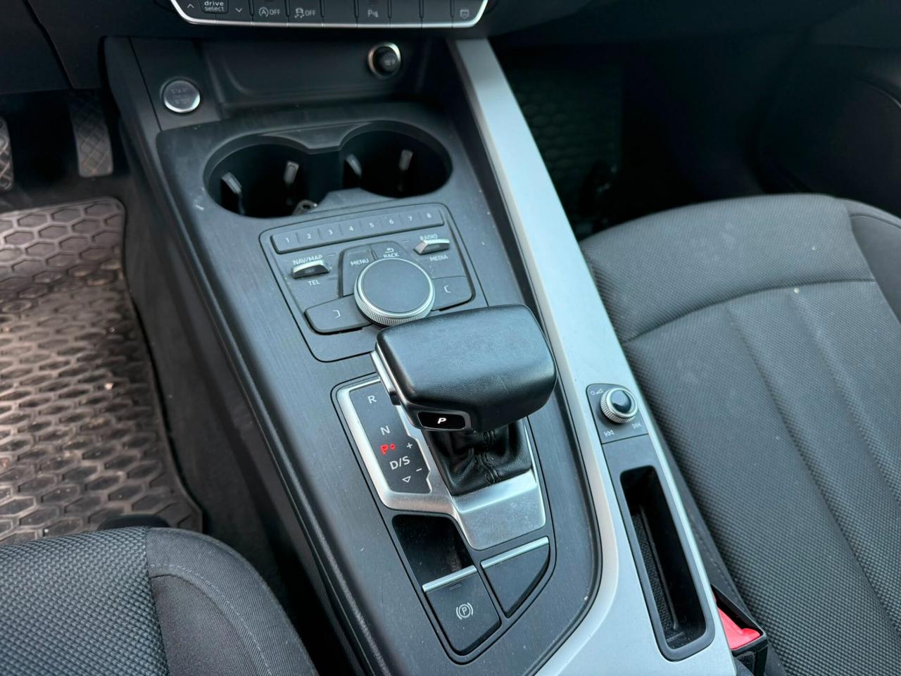 Audi A4 40 g-tron INCIDENTATA 2019