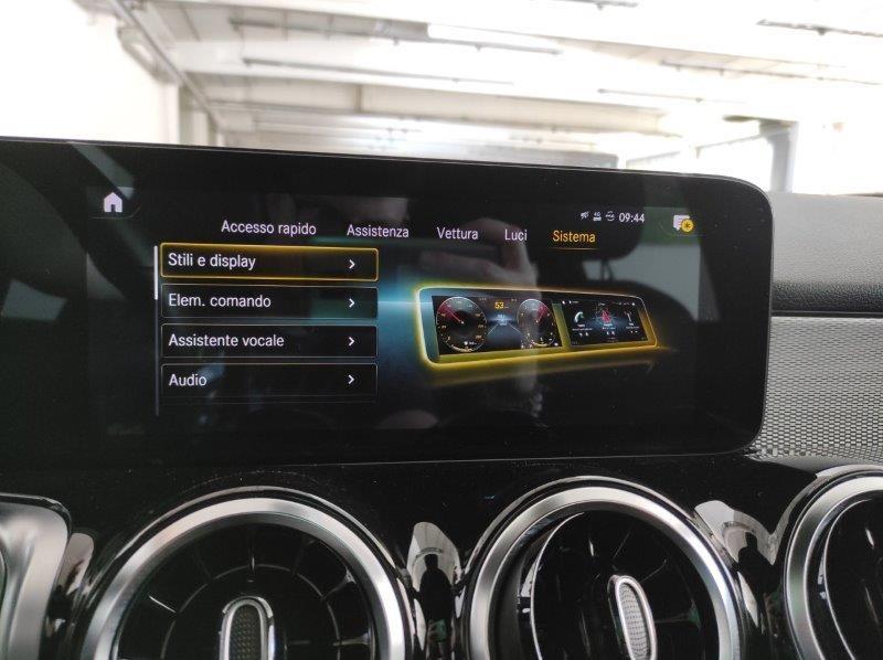 Mercedes-Benz GLB (X247) - GLB 200 d Automatic Business Extra