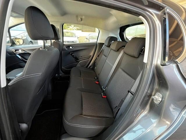 Peugeot 208 PureTech 82 5 porte Allure