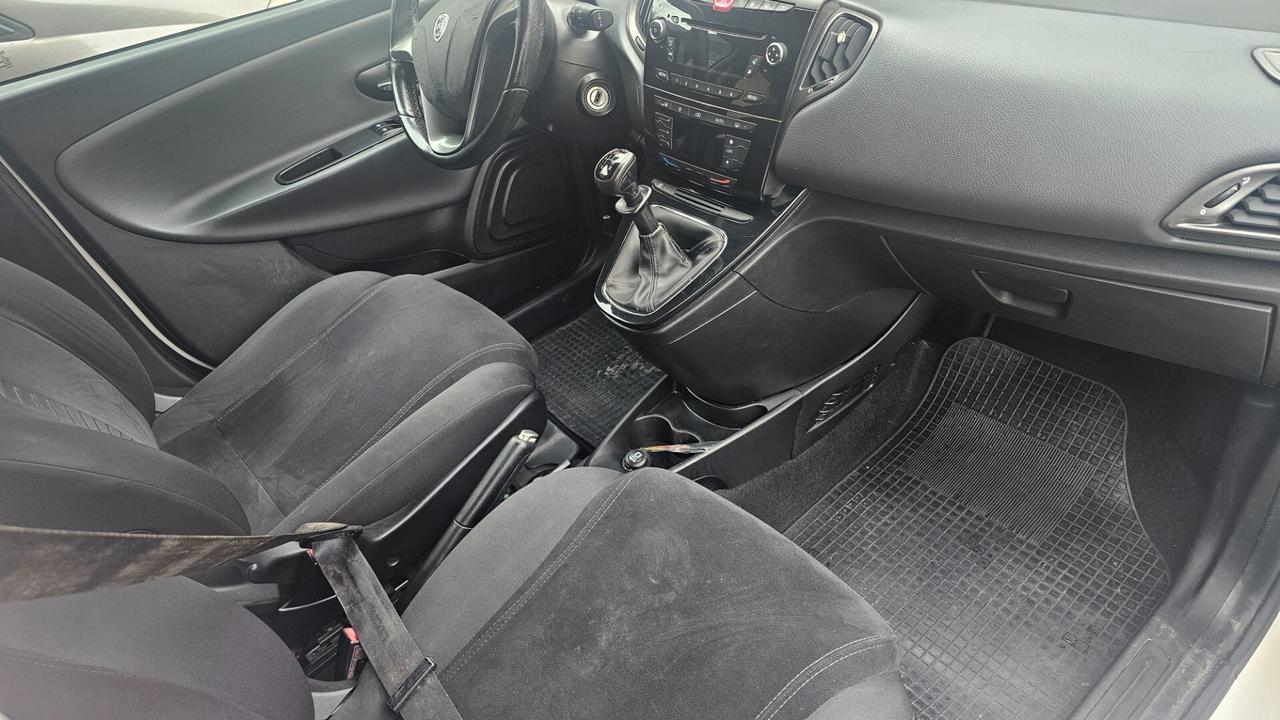 Lancia Ypsilon 1.2 69 CV 5 porte GPL Ecochic Gold