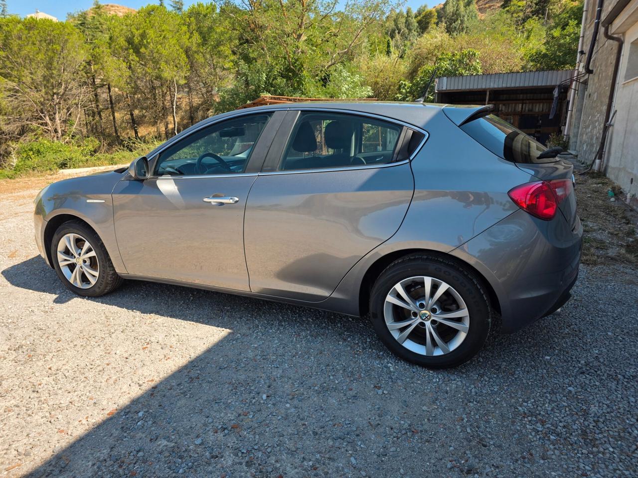 Alfa Romeo Giulietta 1.6 JTDm-2 105 CV Distinctive
