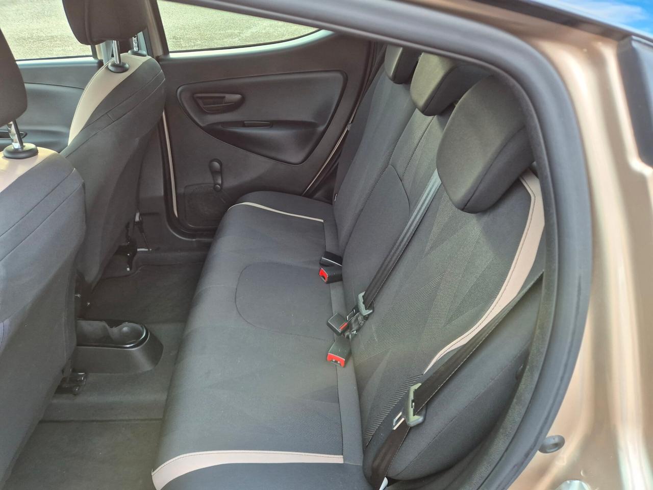 Lancia Ypsilon 1.2 69 CV 5 porte GPL Ecochic Black and Noir