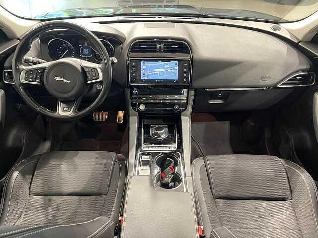 Jaguar F-PACE 2.0 D 180 CV AWD aut. R-Sport
