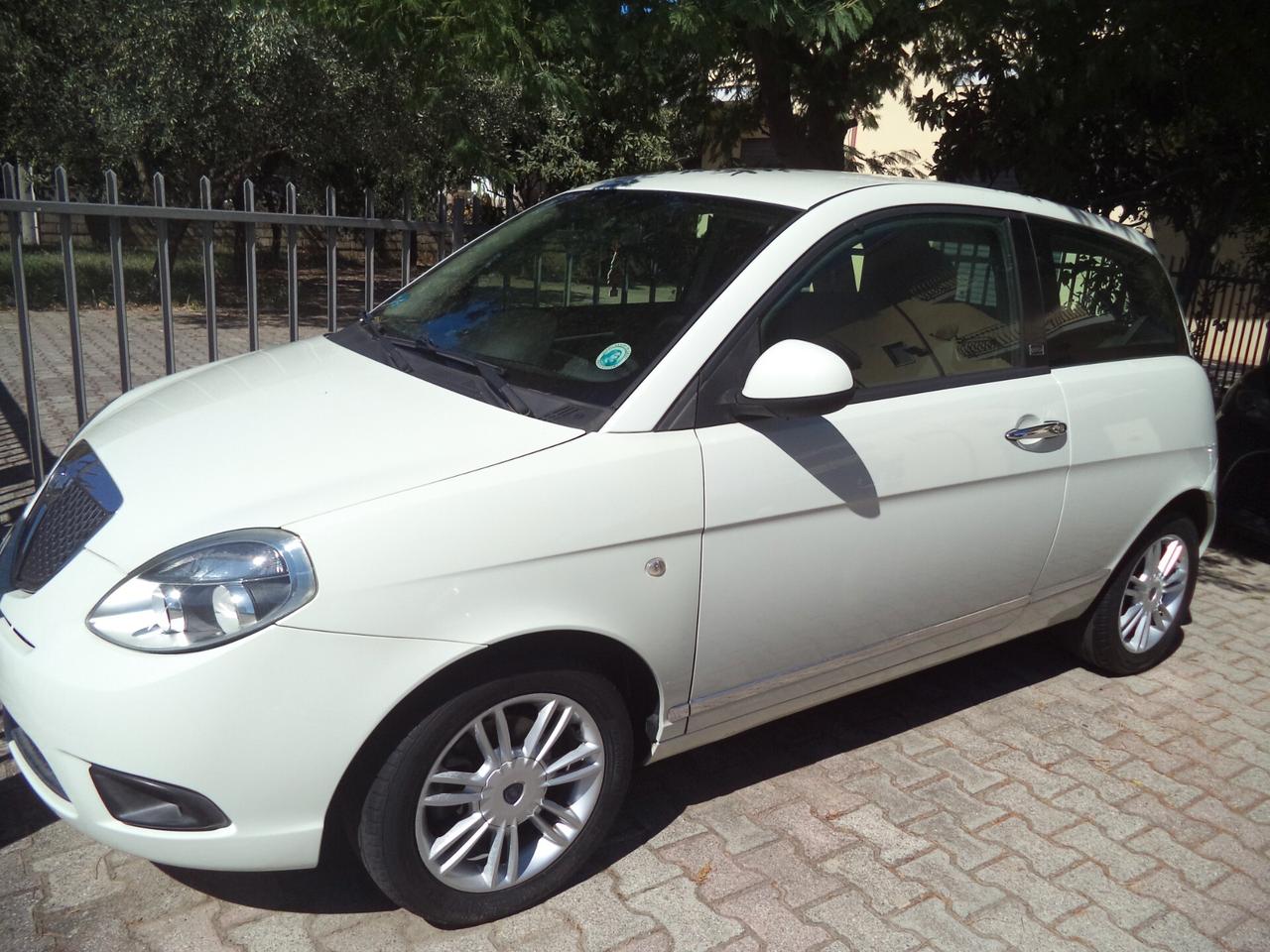 Lancia Ypsilon 1.2 69 CV 5 porte S&S Platinum
