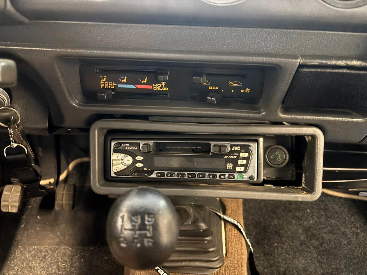 Suzuki SJ 410 SJ410 Cabriolet De Luxe