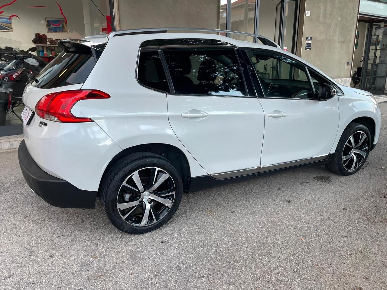 Peugeot 2008 1.6 e-HDi 92 CV Allure