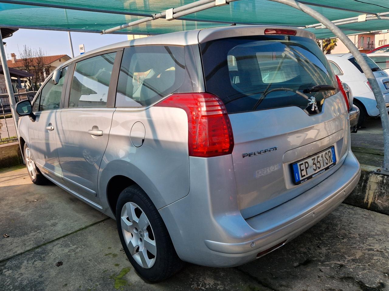 Peugeot 5008 2.0 HDi 150CV Allure