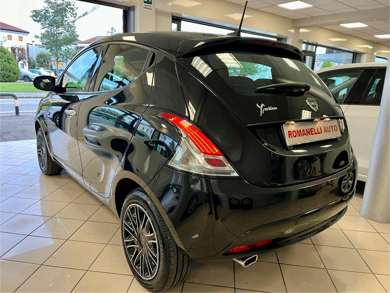 Lancia Ypsilon 1.0 5 porte Hybrid Ecochic Gold