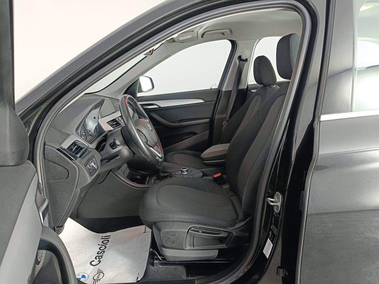 BMW X1 F48 - X1 sdrive18d Business auto