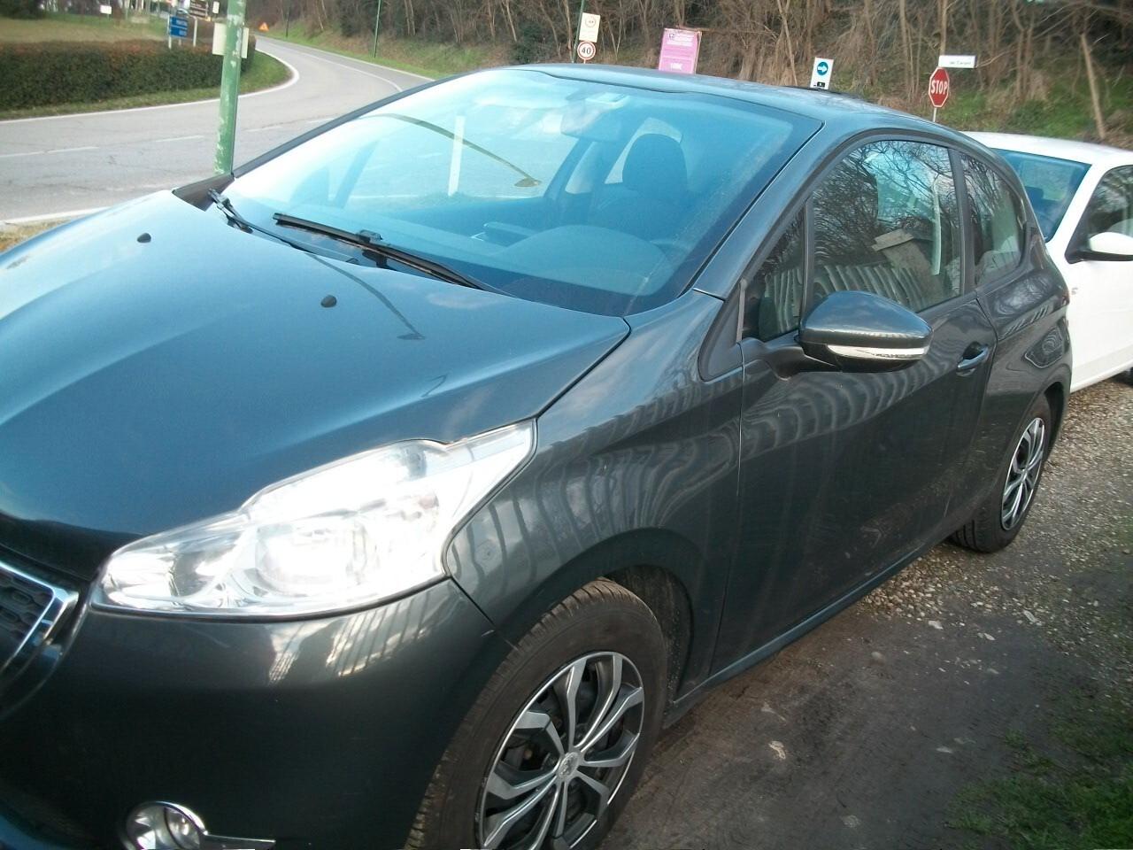 Peugeot 208 1.0 VTi 68 CV 3 porte Active si neopatentati garanzia un anno