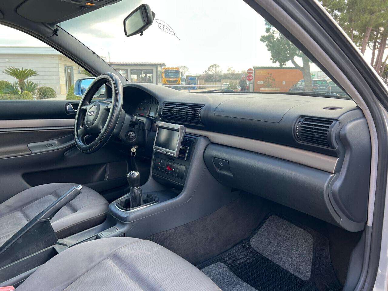 Audi A4 1.9 TDI 110cv Avant Advance - 2000