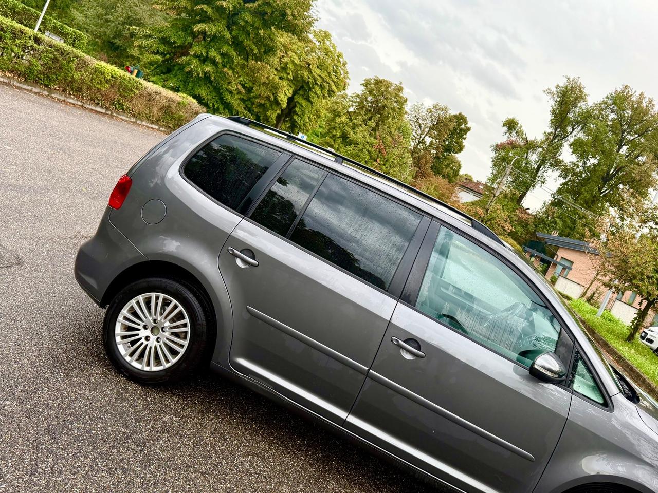 Volkswagen Touran 1.6 TDI DSG Comfortline