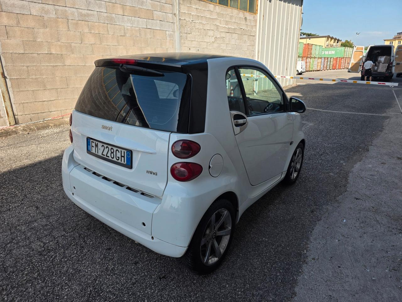 Smart ForTwo 1000 52 kW MHD coupé pure