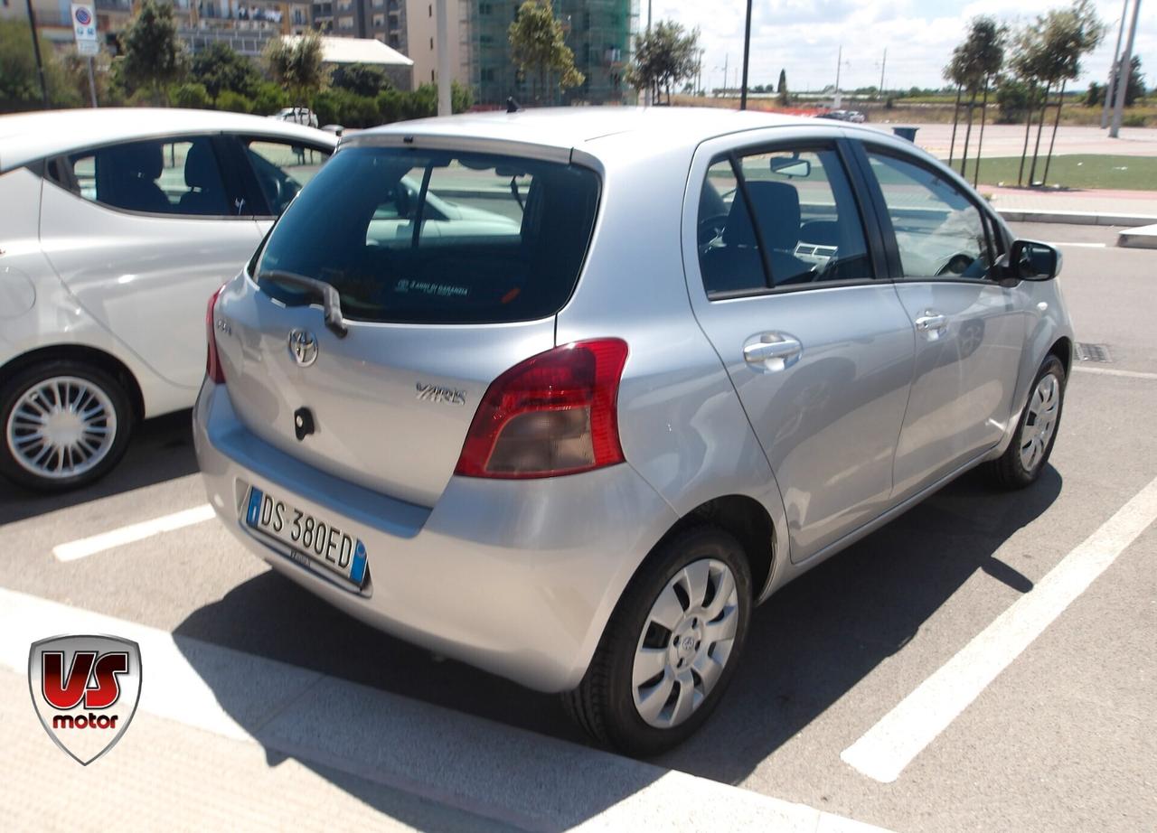 TOYOTA YARIS 1.0 BENZ-2008