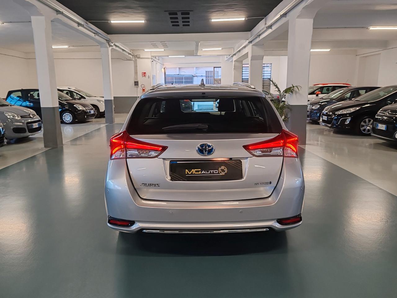 Toyota Auris 1.8 Hybrid Lounge