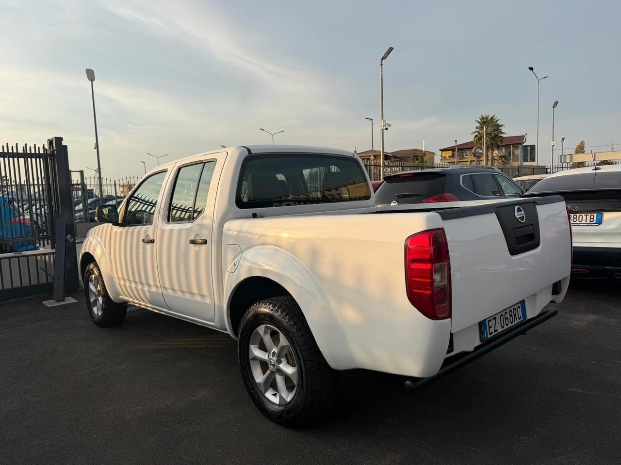 Nissan Navara 2.5 dCi 190CV 4 porte doppia cabina