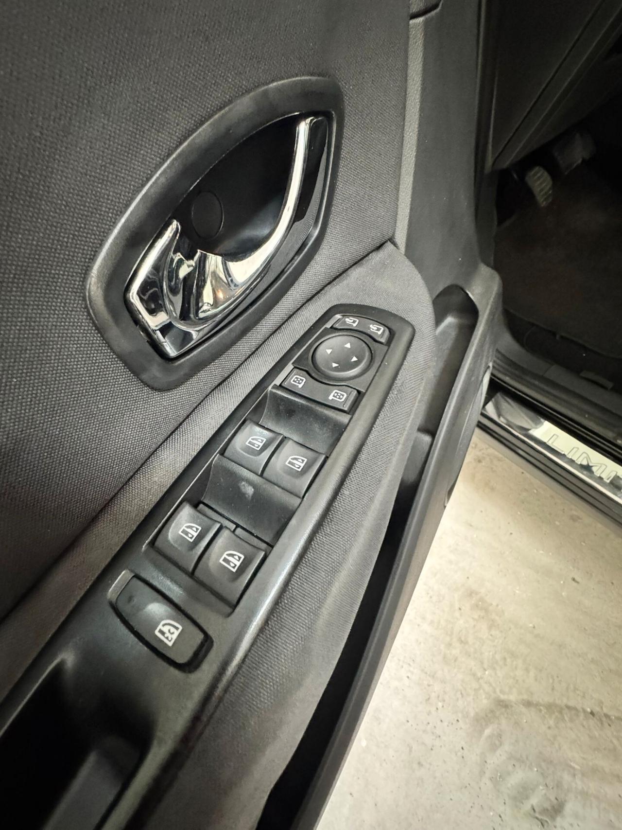 Renault Scenic Scénic dCi 110 CV EDC Limited