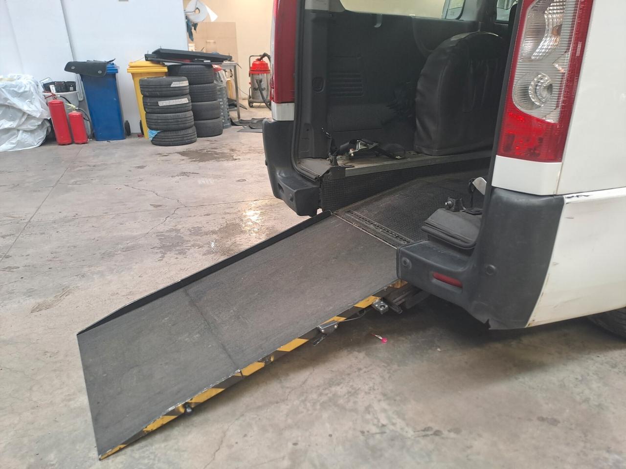 PEUGEOT EXPERT 2.0 HDI 6P + PEDANA DISABILI
