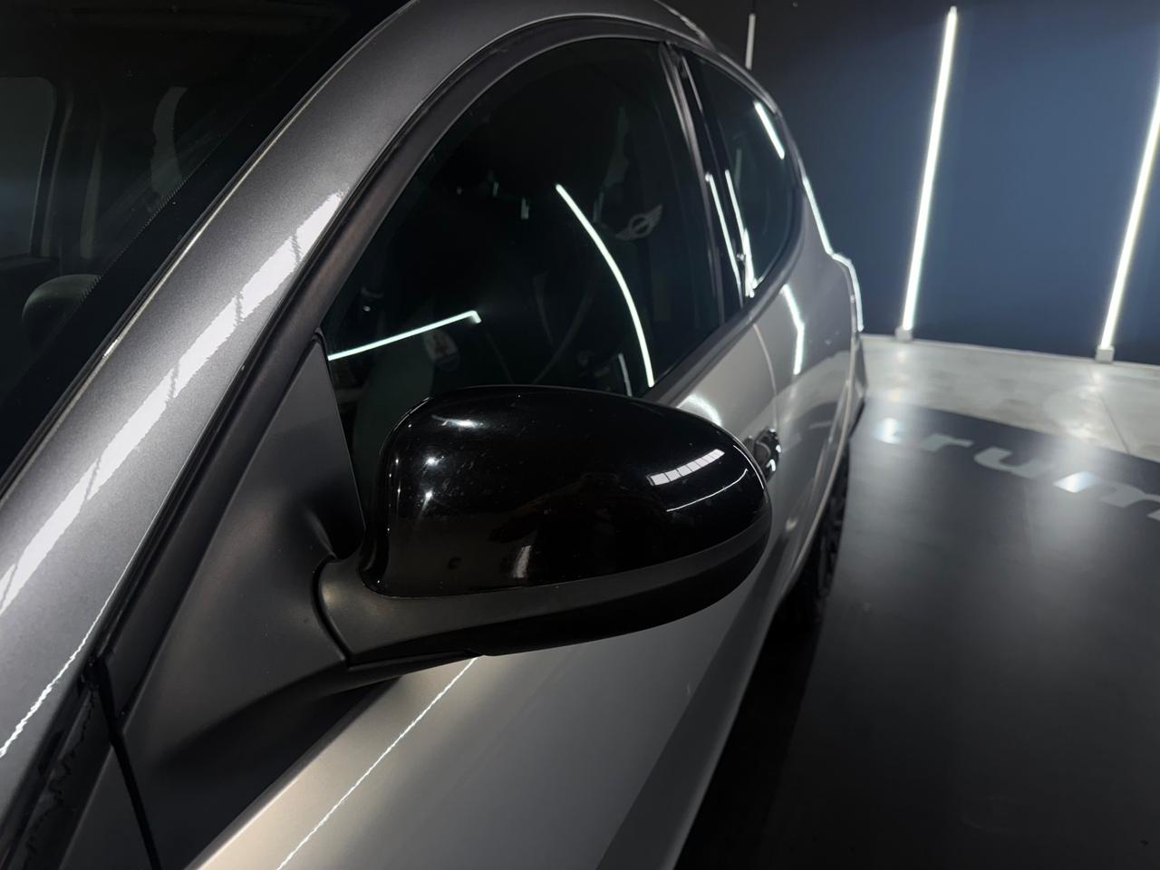 Lancia Ypsilon 1.3 MJT 16V 95 CV 5 porte S&S Silver