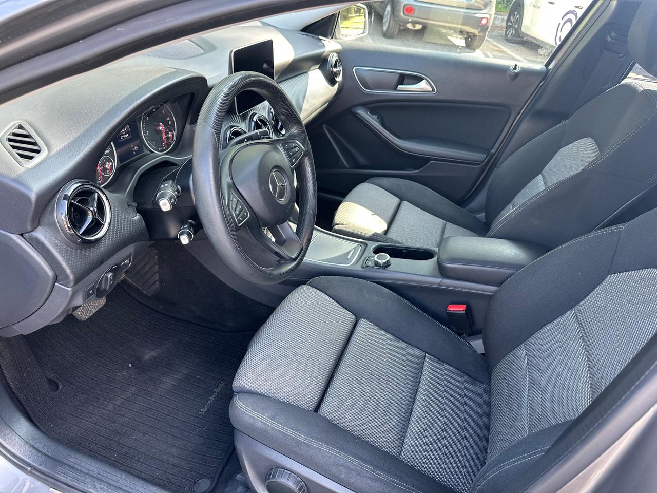 Mercedes-benz GLA 180 d Automatic Sport
