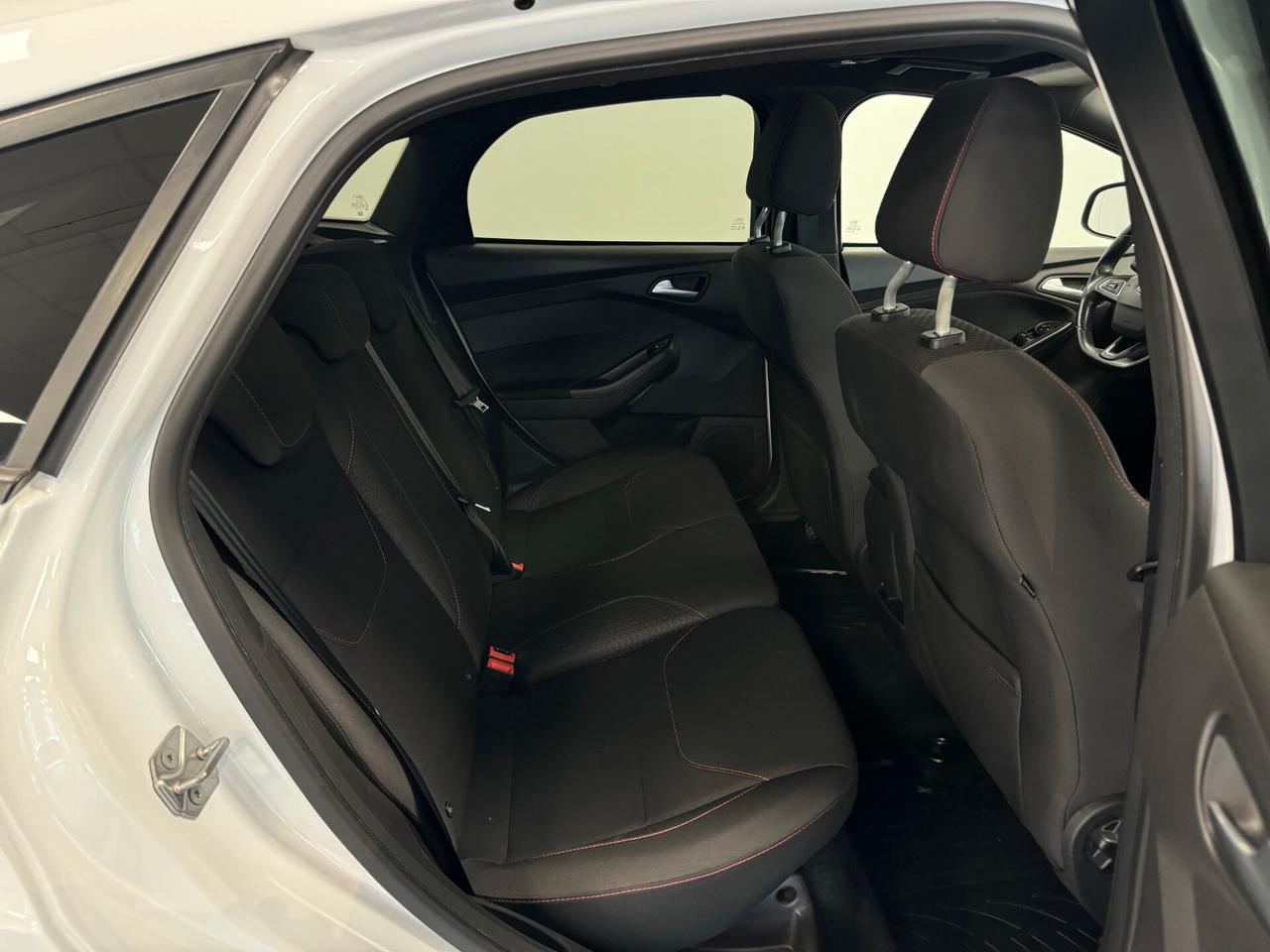 Ford Focus 1.0 EcoBoost 125 CV ST Line TETTO PACK SPORT