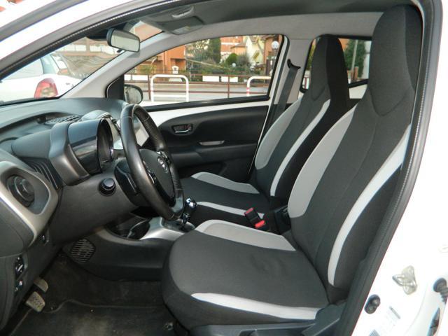 TOYOTA Aygo 1.0 Benz 69CV AUTOMATICA - UNIPRO TAGLIANDATA